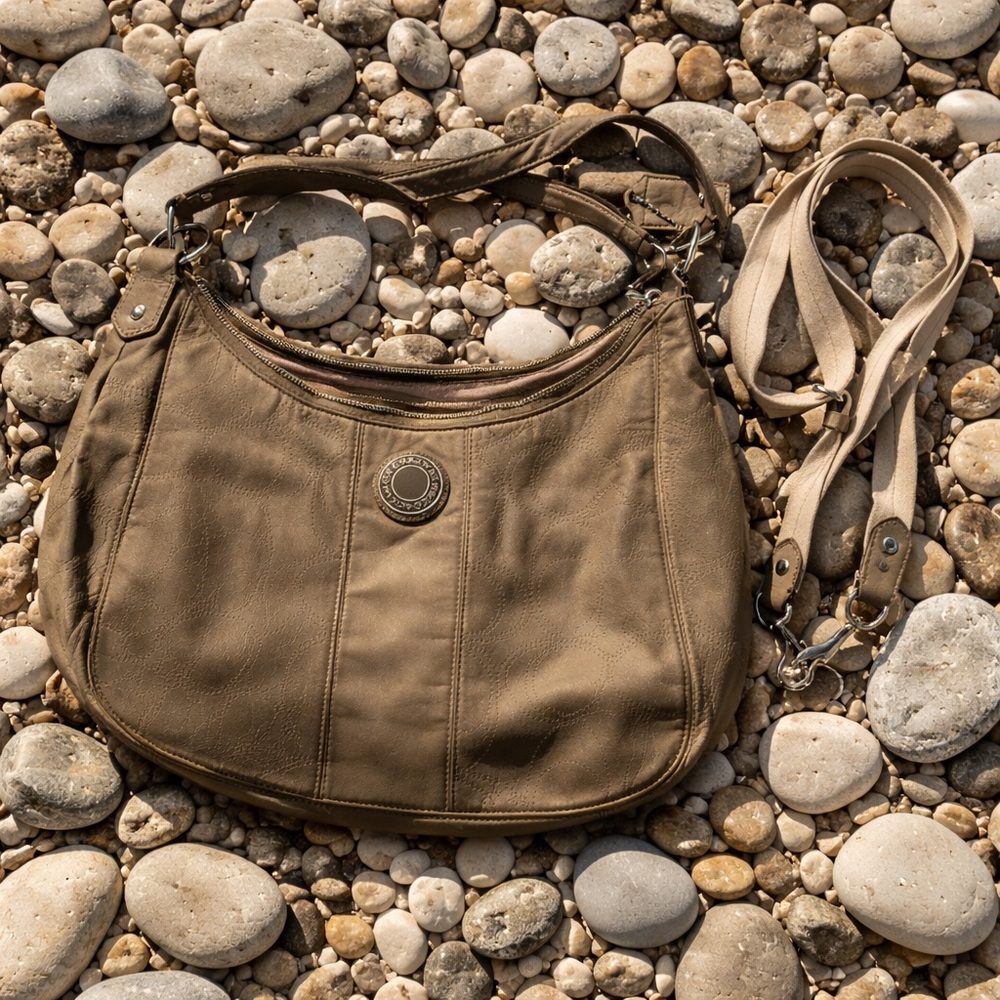 Vintage Coach F19415 Elegant Tan Leather Shoulder Bag